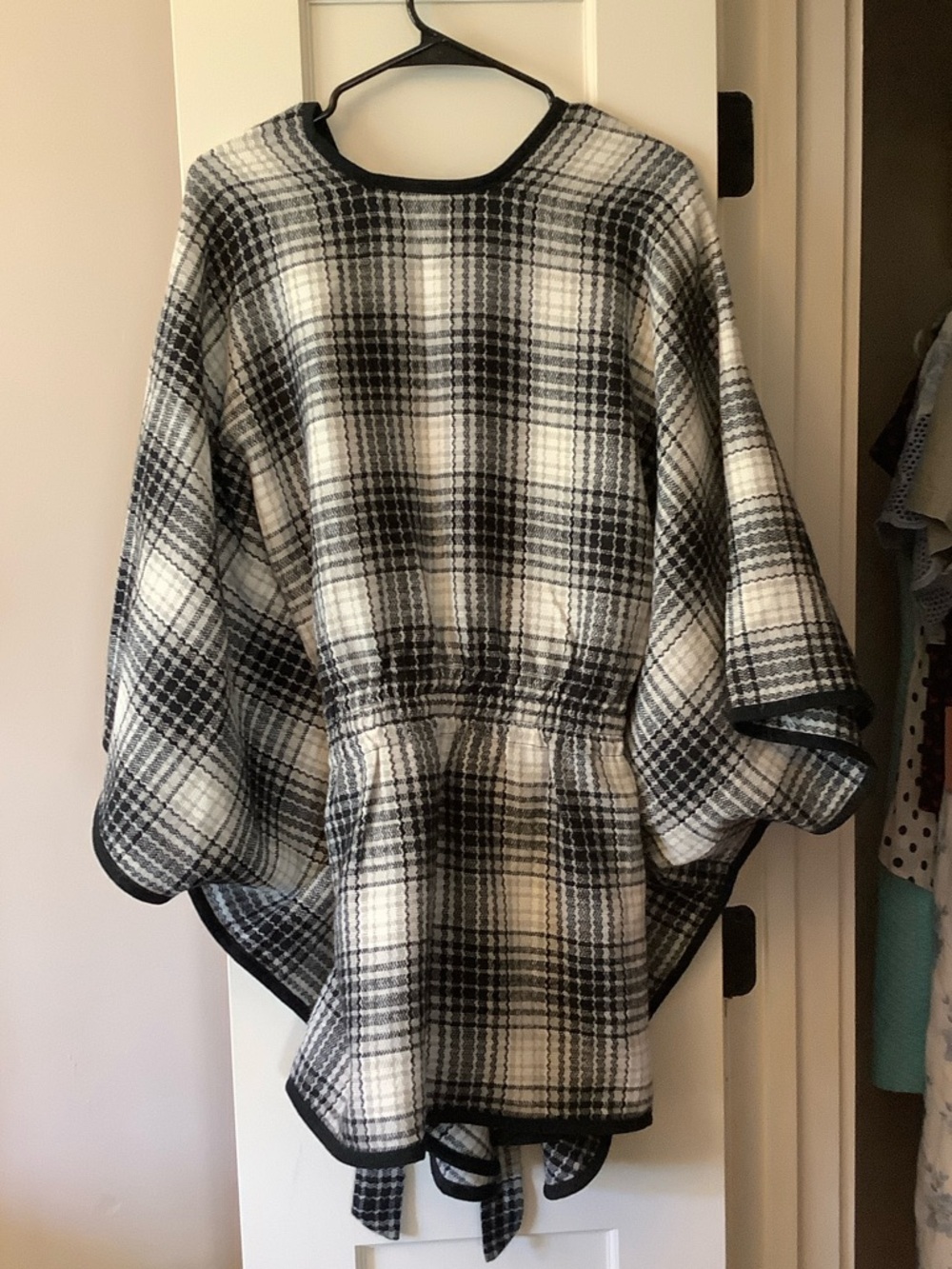 Apt. 9 Black and White Plaid Wrap Cape with Tie Belt - Picture 6 of 7